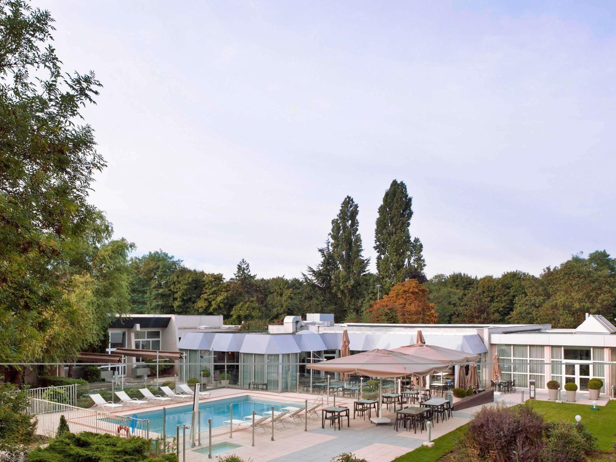 Hotel Novotel Evry Courcouronnes Exteriér fotografie